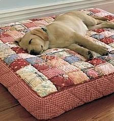 Beds For Dogs Diy Ideas, Patchwork Dog Bed, Pet Beds Diy, Dog Bed Diy, Cute Dog Bed, Puppy Bed, Dogs Clothes, Quilted Bed, Diy Dog Bed