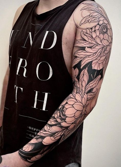 Japanese Tattoos Linework, Japanese Floral Sleeve Tattoo, Blackout Floral Sleeve, Japan Geometric, Crisantemo Tattoo, Calf Tattoo Men, Men Flower Tattoo, Tattoo Sleeve Filler, Italian Tattoos