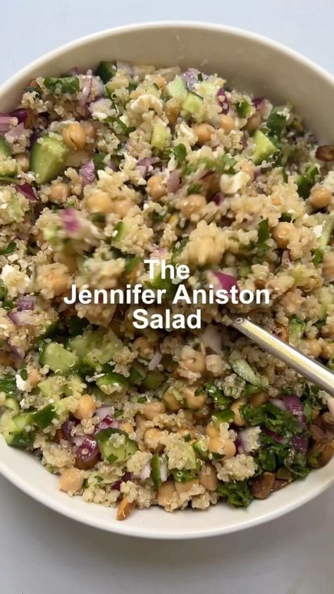 Jennifer Aniston Salad Recipe, Napa Salad, Paleo Coconut Chicken, Whole Plant Based Diet, Jennifer Aniston Salad, Aniston Salad, Weight Watchers Salad, Snacks Under 100 Calories, Jenifer Aniston