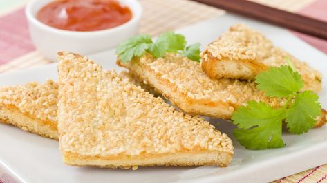 Prawn Toast Recipe, Sesame Shrimp, Prawn Toast, Chinese Fish, Shrimp Toast, Best Seafood Recipes, Woman Logo, Sweet Chilli Sauce, Cooking Seafood