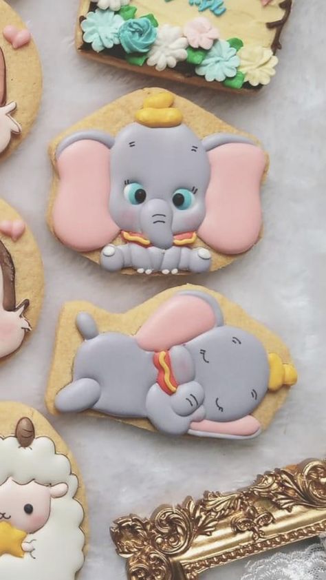 Dumbo Theme Desserts, Baby Dumbo Baby Shower Ideas, Dumbo Theme Party, Dumbo Cookies, Dumbo Baby Shower Ideas, Dumbo Baby Shower Theme, Disney Baby Shower Themes, Dumbo Cake, Dumbo Birthday Party