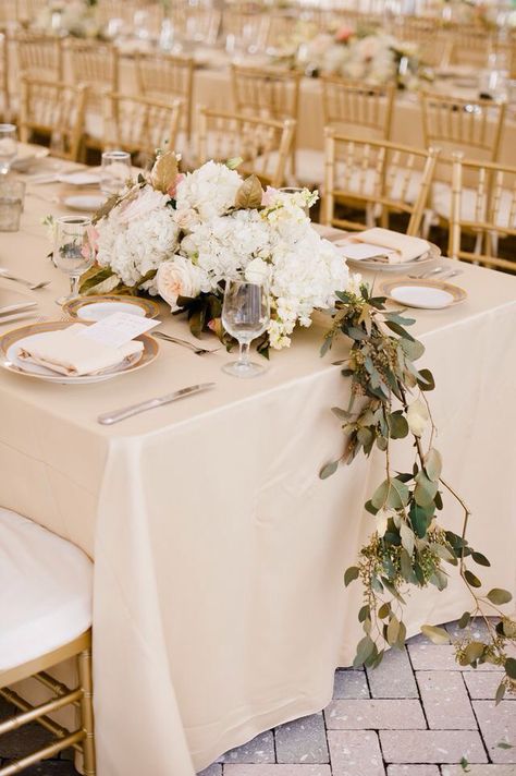 Beige wedding table cloth Cream Wedding Colors, Neutral Wedding Inspiration, Mexican Themed Weddings, Neutral Wedding Colors, Wedding Table Linens, Wedding Tablecloths, Beige Wedding, Cream Wedding, May Weddings