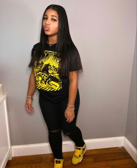 Yellow Lighting 4s Outfit, Jordan 4 Black And Yellow Outfit, Yellow Outfit Ideas Black Women, Yellow Jordan 4 Outfit Women, Yellow Jordan 4s Outfit, Black And Yellow 4s Outfit, Jordan 4 Lighting Outfit, Yellow Jordan Outfit, Yellow 4s Outfit