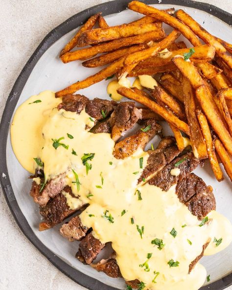 Bernaise Sauce, Homemade Hollandaise Sauce, Julia Childs, Butter Steak, Modern Mediterranean, Steak Frites, Steak Butter, French Dishes, Lining Up