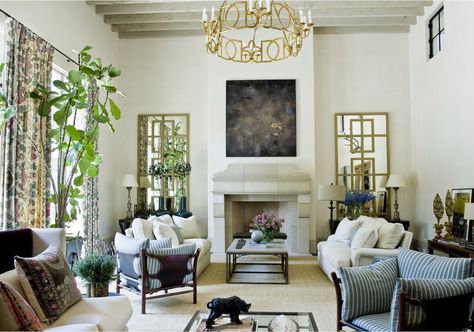 Authentic living room by Suzanne Kasler Interiors - Lookbook - Dering Hall English Country Living Room, Park Project, Blue Interior Design, Blackberry Farms, Suzanne Kasler, Country Living Room, A Living Room, Classic Furniture, Dream Decor