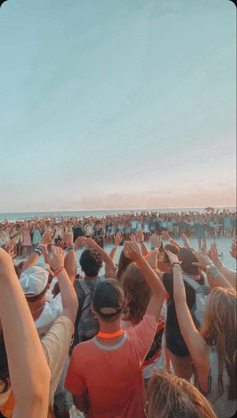 beach church camp summer sunset christian aesthetic christian core worship at the beach summer core bigstuf camp Beach Worship, Church Camp Aesthetic, Summer Aesthetic Sunset, Christian Vision Board, Christian Friendship, Christian Camp, Church Aesthetic, Worship Jesus, Church Camp