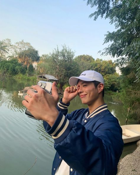 Park Bo Gum Instagram, Park Bo Gum Cute, Park Bo Gum Smile, Kentaro Sakaguchi, Shade Card, Park Bogum, Park Bo Gum, Korean K Pop, Photoshoot Themes