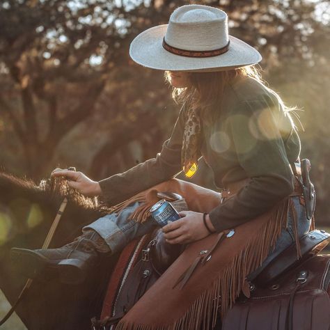 @emogoatmom shared a photo on Instagram: “my snack of choice🍻 #snacklife #montuckycoldsnacks #sponsored” • Mar 10, 2021 at 4:48pm UTC Emmie Sperandeo, Horse Wrangler, Western Pics, Montana Western, Cowgirl Look, Western Riding, Wild Rag, Ranch Life, Cowgirl Western