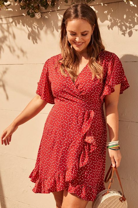 Outfit Elegantes, Casual Dresses Plus Size, Dress Materials Cotton, Wrap Dress Short, Polka Dot Shorts, Tan Heels, Knee Dress, Plus Size Dress, Dress With Bow