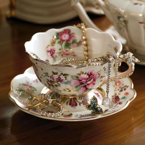 Decorating With Tea Cups, Teapot Display Ideas, What To Do With Old Tea Cups And Saucers, Hanging Tea Cups, Vintage Tea Cups Display, Old Tea Cups Ideas, Tea Cup And Saucer Display, Upcycle Tea Cups And Saucers, Vintage Tea Party Ideas