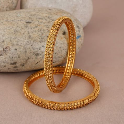 Indian Gold Bangles, Gold Bangles Set, Dubai Gold Bangles, Gold Kangan, Designer Bangles, Gold Bangles Indian, Indian Wedding Jewelry Sets, Ladies Bangles, Gold Bangles For Women