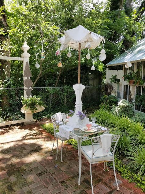 ~ LADY BUTTERBUG® GARDEN PARTY...PART II ~ 1950s Garden Party, 1970s Garden Party, Edwardian Garden Party, 1950s Style, 1950s Fashion, Garden Party, Patio Umbrella, Patio, Table Decorations