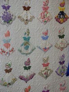 What a great way to do a Sunbonnet Sue quilt! Deerecountry Quilts : Handkerchief Quilt at the Fair Handkerchief Quilt, Vintage Handkerchiefs Crafts, Quilt Decor, Handkerchief Crafts, Vintage Applique, Quilt Dress, Sunbonnet Sue, Applique Quilt, Linen Quilt