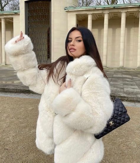 Bandana Cap, Fur Jacket Outfit, White Fur Jacket, Girls Fur Coat, White Fur Coat, Girls Fur, Real Fur Coat, Snow Outfit, Instagram Baby