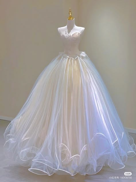 Gaun Fashion, Gowns Dresses Elegant, Long Prom Gowns, Princess Ball Gowns, Applique Wedding Dress, White Wedding Dress, Prom Dress Inspiration, Pretty Prom Dresses, Fairytale Dress