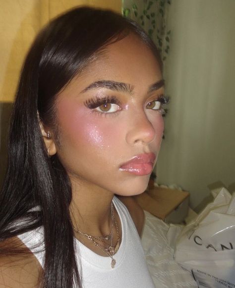 Sparkly Inner Corner Eye, Rem Beauty Makeup Looks, Color Pop Makeup Looks, Mariah The Scientist Makeup, Devin Aoki Makeup, Kianna Naomi Outfits, Chinese Makeup Black Women, Makeup Looks To Try When Bored, Babydoll Makeup Look