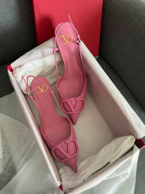 Valentino Pink Shoes, Valentino Aesthetic Outfit, Valentino Garavani Heels, Valentino Heels Aesthetic, Pink High Heels Aesthetic, Pink Valentino Heels, Designer Heels Aesthetic, Valentino Heels Outfit, Pink Designer Heels