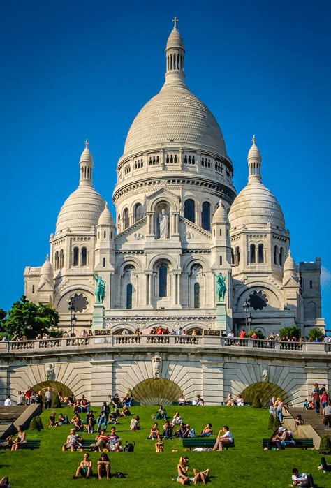 French Landmarks, Antique Architecture, Montmartre Paris, Paris Trip, French Architecture, Church Architecture, Paris Photography, Paris City, City Wallpaper