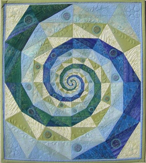 ROGGLI RONDO_ROMANTICO Swirl Quilt Pattern, Spiral Quilt, Optical Illusion Quilts, Colchas Quilting, Spiral Art, Abstract Quilt, 3d Quilts, Quilt Modernen, Circle Quilts