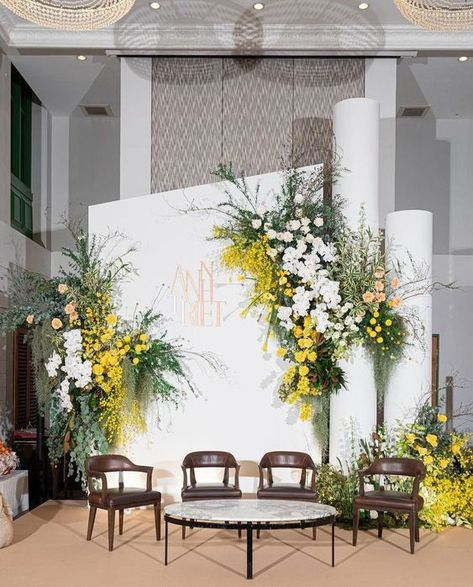 Fwd: flower structure - kellyne@handheartevents.com - Hand & Heart Event Design Mail Vietnam Wedding, Yellow Wedding Inspiration, Flower Structure, Abstract Wall Painting, Photo Backdrop Wedding, Hand Heart, Wedding Backdrop Design, Wedding Backdrop Decorations, Backdrop Wedding