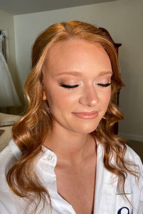 wedding day makeup soft glam bride, defined eyes, bronze glow, radiant skin, rosy cheeks, champagne eyeshadow Make Up Soft, Ginger Makeup, Wedding Makeup Redhead, Redhead Bride, Rosey Cheeks, Special Event Hair, Redhead Makeup, Natural Glam Makeup, Bridal Makeup Wedding