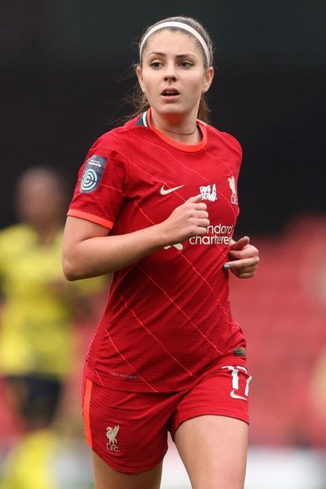 Carla Humphrey, Midfielder Soccer, Liverpool Girls, Old Man Portrait, Female Football Player, Female Soccer, Fc Liverpool, Soccer Stars, Soccer Girl