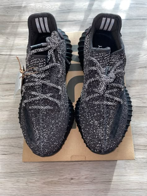 Yeezy Reflective, Reflective Outfit, Yeezy Collection, Yeezy 350 V2 Black, 350 Boost, Yeezy 350 V2, Adidas Yeezy 350 V2, Kanye West Style, Yeezy Fashion