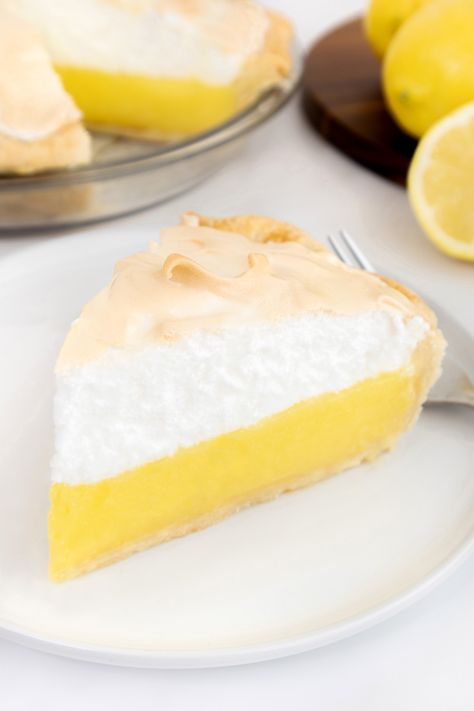 Classic Lemon Meringue Pie | Big Kitchen Dreams Lemon Meringue Pie Recipe, Meringue Topping, Flaky Pie Crust Recipe, Curd Filling, Buttery Pie Crust, Meringue Pie Recipes, Lemon Curd Filling, Flaky Pie Crust, Homemade Pie Crusts