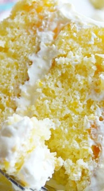 Grandma's Pig Cake Moist Yellow Cakes, Whipped Frosting, Mandarin Oranges, Pig Cake, Vegetarian Cake, Yellow Cake, Cake Mix Recipes, Savoury Cake, Frosting Recipes