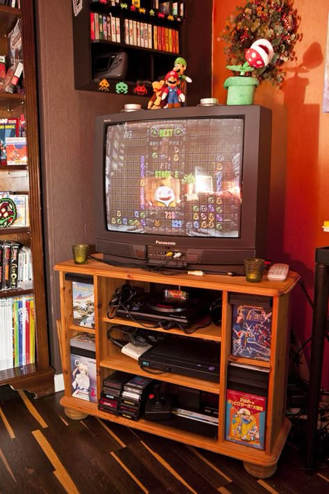 80s Bedroom Furniture, 80s Room, Geek Room, Chambre Inspo, Retro Games Room, Nerd Room, Video Game Rooms, Retro Room, Game Collection