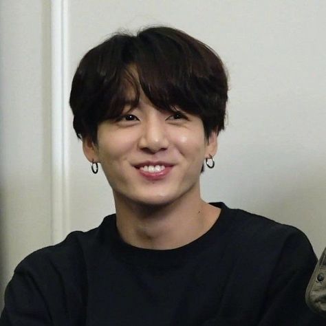 Jungkook Smile, House Of Cards, My Chemical, Jungkook Cute, Jung Kook, Foto Jungkook, Baby Star, Bts Video, Bts Photo