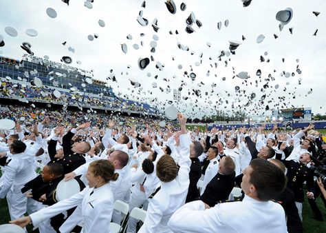 9 Things I Wish I was Told as a Senior in High-School Annapolis Naval Academy, Us Naval Academy, College Recruiting, Guidance Counselor, Class Of 2013, National Honor Society, United States Naval Academy, Medal Of Honor Recipients, Military Photography