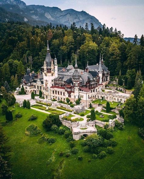 Peles Castle Romania, Castle Romania, Hohenzollern Castle, Bodiam Castle, Peles Castle, Castle Mansion, Castle Aesthetic, European Castles, European Architecture