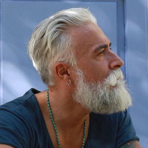 845 Likes, 7 Comments - BEARDS IN THE WORLD (@beard4all) on Instagram: “@marc0net0 #beautifulbeard #beardmodel #beardmovement #baard #bart #barbu #beard #beards #barba…” Barba Hipster, Alessandro Manfredini, Greaser Hair, Older Mens Hairstyles, Mens Hairstyles With Beard, Grey Hair Men, Men With Grey Hair, Grey Beards, Beard Hairstyle