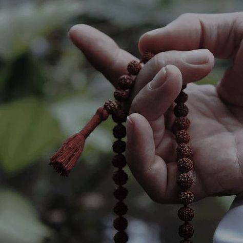 Hindu Prayer Aesthetic, Daoism Aesthetic, Sanatana Dharma Aesthetic, Dnd Monk Aesthetic, Monk Beads, Buddhist Aesthetic, Buddha Aesthetic, Monk Aesthetic, Buddhism Aesthetic