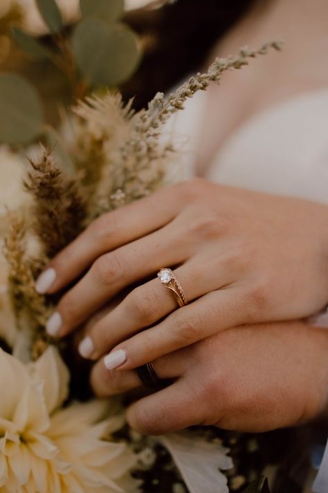 Wedding ring detail picture
Wedding bouquet
Wedding ring vintage glamour
Timeless wedding photography Wedding Ring Inspiration, Dream Photos, Fall Engagement Pictures, Vintage Wedding Photography, Ring Inspiration, Fall Engagement, Documentary Wedding, Engagement Pictures, Connecticut