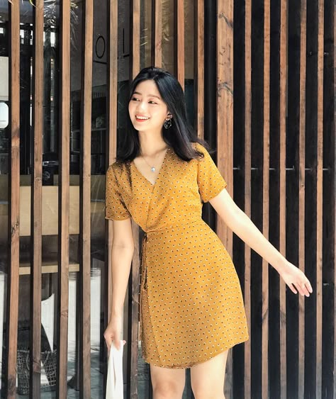 Korean Summer Outfits Dress, Dresses To Wear At Home, Simple Dresses Casual, Trendy Spring Dresses, Trendy Dress Outfits, Korean Fashion Dress, Casual Day Outfits, Quick Outfits, Classy Work Outfits