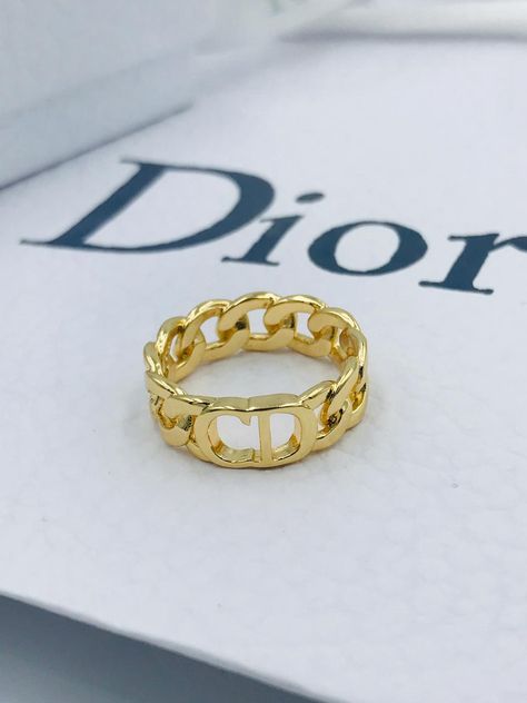 Christian Dior Ring, Branded Accessories, Fendi Ring, Dior Aesthetic, Expensive Jewelry Luxury, Fancy Jewellery Designs, Hand Accessories, Dior Jewelry, Jewelry Accessories Ideas