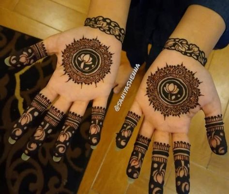 Minimalistic Mehendi, Arabian Mehndi, Henna Practice, Tikki Mehndi, Unique Henna, Mehedi Design, Indian Mehndi, Engagement Mehndi, Indian Mehndi Designs