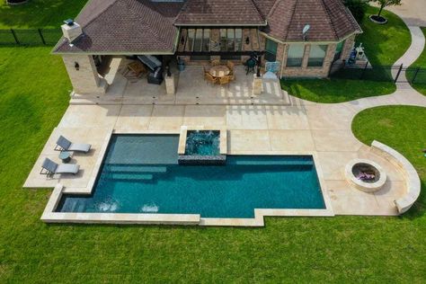 Geometric / Straight Line Pool Builders & Designers North Houston | Backyard Oasis, Inc Pool Design Plans, Geometric Pool, Green Pool, Pools Backyard Inground, Pool House Plans, Pool Life, Pool Water Features, Pool Landscape Design, House Color Palettes