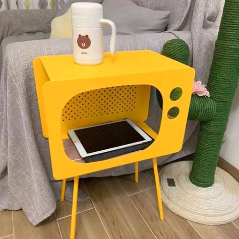 Funky Living Rooms, Weird Furniture, Modern End Table, Yellow Living Room, Funky Decor, Modern End Tables, Inspire Me Home Decor, Living Room Side Table, Funky Furniture