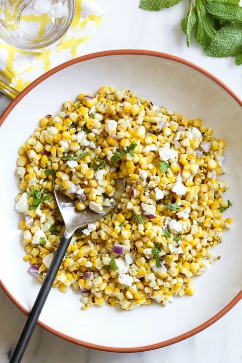 This charred Grilled Corn and Feta Salad is an easy 5-ingredient summer side dish. It goes perfect with anything you're grilling! Corn Salad With Feta, Salad Coleslaw, Outdoor Recipes, Grilled Corn Salad, Easy Grilling Recipes, Salad With Feta, Summer Side Dish, Easy Grilling, Summer Corn Salad