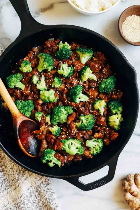 Vegan Beef and Broccoli (easy   high-protein) Vegan Beef And Broccoli, Beef And Broccoli Recipe, Vegan Ground Beef, Vegan Steak, Vegan Beef, Steak Tips, Meat Steak, Beef And Broccoli, Honey And Soy Sauce