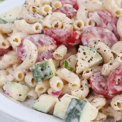 Summer Macaroni Salad, Tomatoes And Zucchini, Salad With Tomatoes, Summer Pasta Salad, Cucumber Tomato, Macaroni Salad, Mayonnaise, Pasta Salad, Perfect Summer