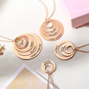 Engraved Family Stacked Circle Necklace in Rose Gold Short Phrases, Necklace Chain Types, Circle Ring, Xiamen, Circle Necklace, Engraved Necklace, Online Jewelry Store, Love Necklace, Gold Plated Chains