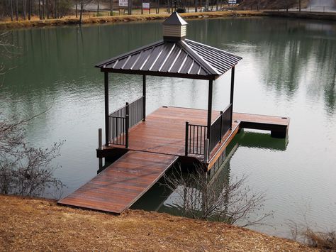 Pond Gazebo, Dock Furniture, Floating Dock Plans, Building A Dock, Lake Landscaping, Floating Docks, Dock House, Deck Remodel, Boat Docks