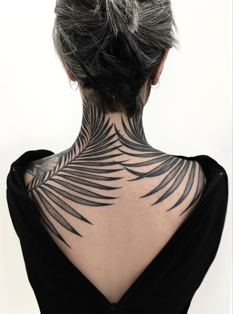 Back Of Neck Hairline, Neck Hairline, Botanisches Tattoo, Backpiece Tattoo, Fern Tattoo, Throat Tattoo, Botanical Tattoo, Back Tattoo Women, Home Tattoo