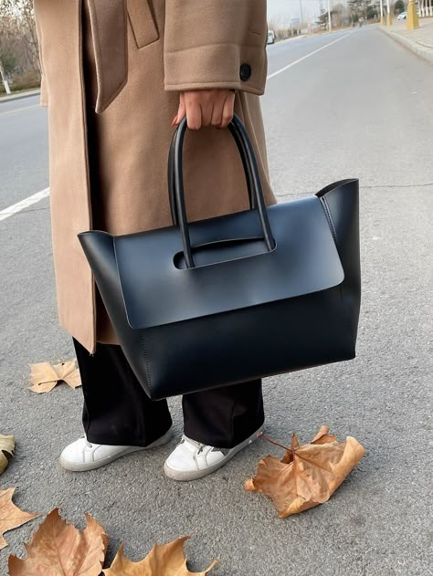 Perfect Handbag, Elegant Bags, Brown Shoulder Bag, Designer Shoulder Bags, Work Bag, Shopper Tote, Shoulder Tote Bag, Black Tote Bag, Womens Tote