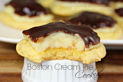 Boston Cream Pie Cookies!  The yummy flavor of Boston Cream Pie in a soft cakey cookie! Cream Pie Cookies, Delicious Christmas Cookies, Pie Cookies, Boston Cream Pie, Spend With Pennies, Boston Cream, Delicious Cookie Recipes, Pudding Cake, Cookie Pie