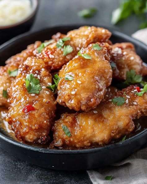 Fried Chicken Bites, Best Chicken Dishes, Chicken Bites Recipes, Bang Bang Sauce, Chicken Fried Chicken, Chicken Wing Sauces, Spicy Fried Chicken, Bang Bang Chicken, Crispy Fried Chicken